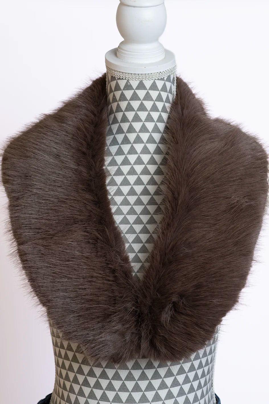 Cuello de invierno chocolate