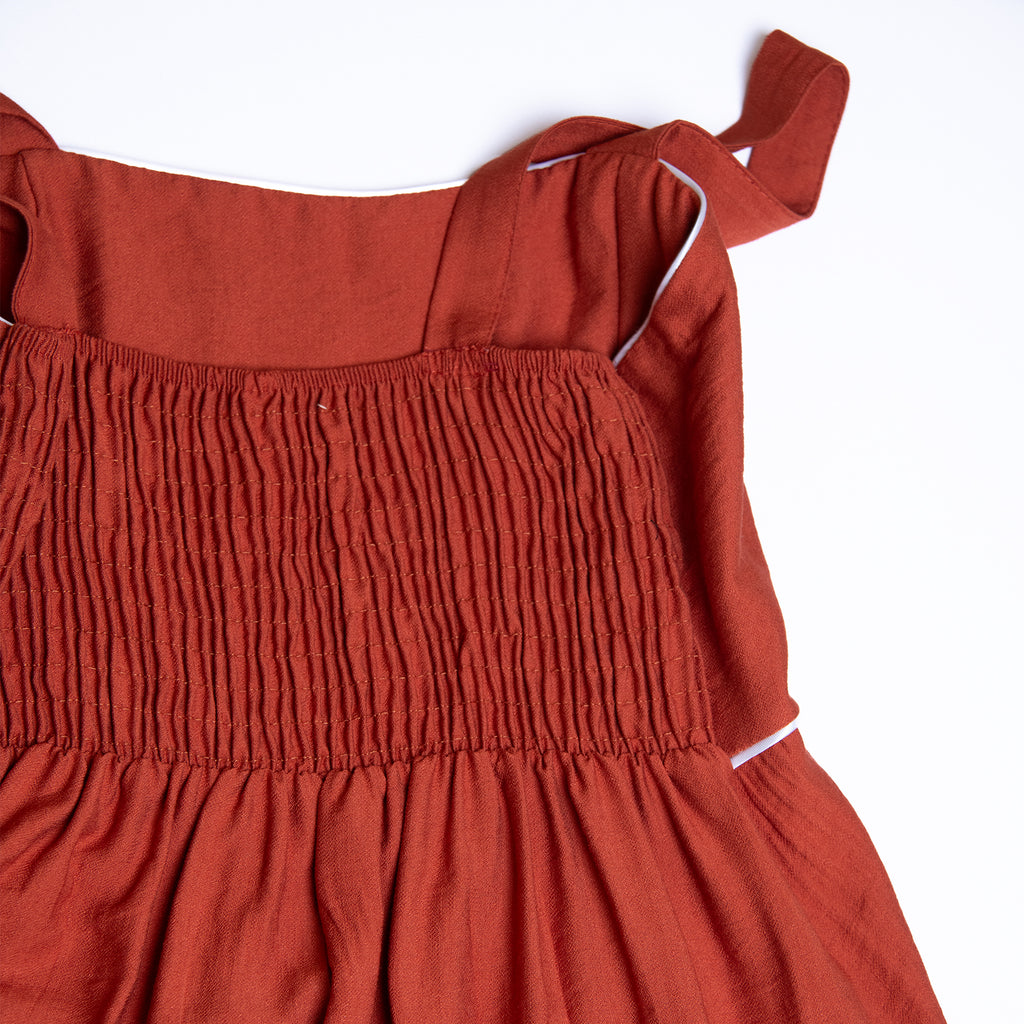 Vestido  — Caldera y Beige