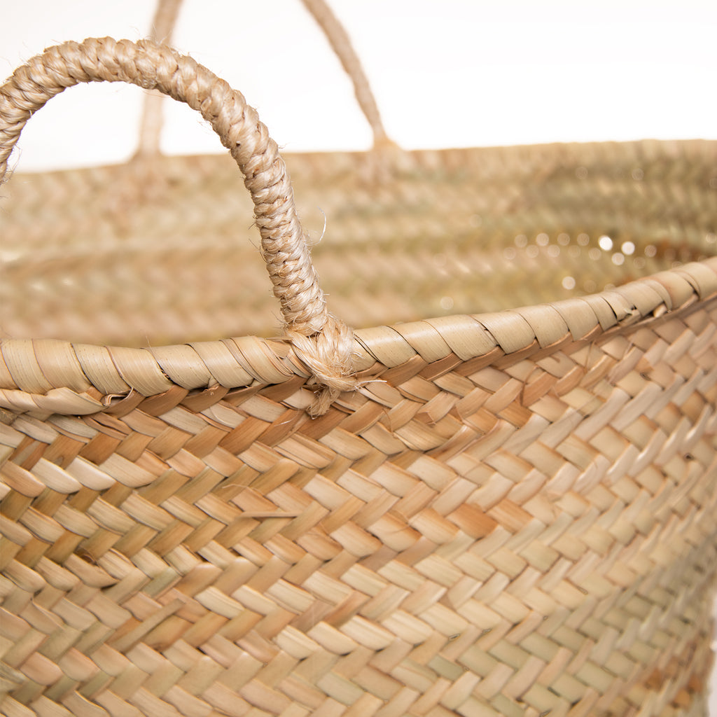 Cesta de palma natural tejida a mano