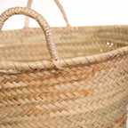 Cesta de palma natural tejida a mano